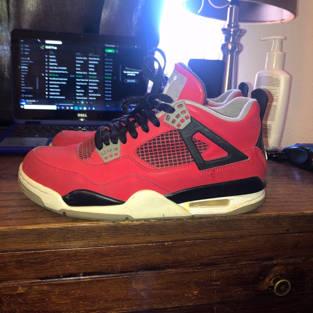 Air Jordan 4 “Toro Bravo”
